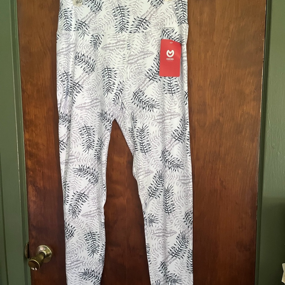 Ladies Voeons leggings, size XXL. NWT.